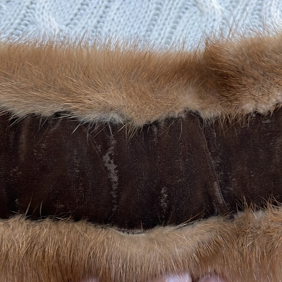 Vintage fur stole. 37” Inches in length. See pics for details. - Picture 11 of 13